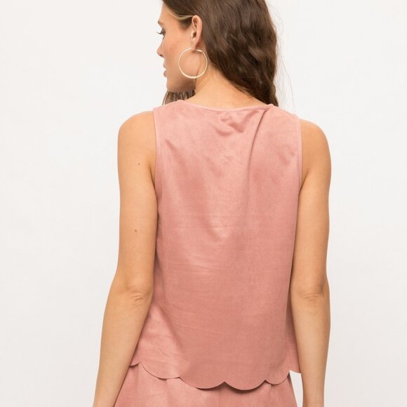 MYSTREE Blush Scalloped Edge Suede-Feel Tank Top - Picture 4 of 7